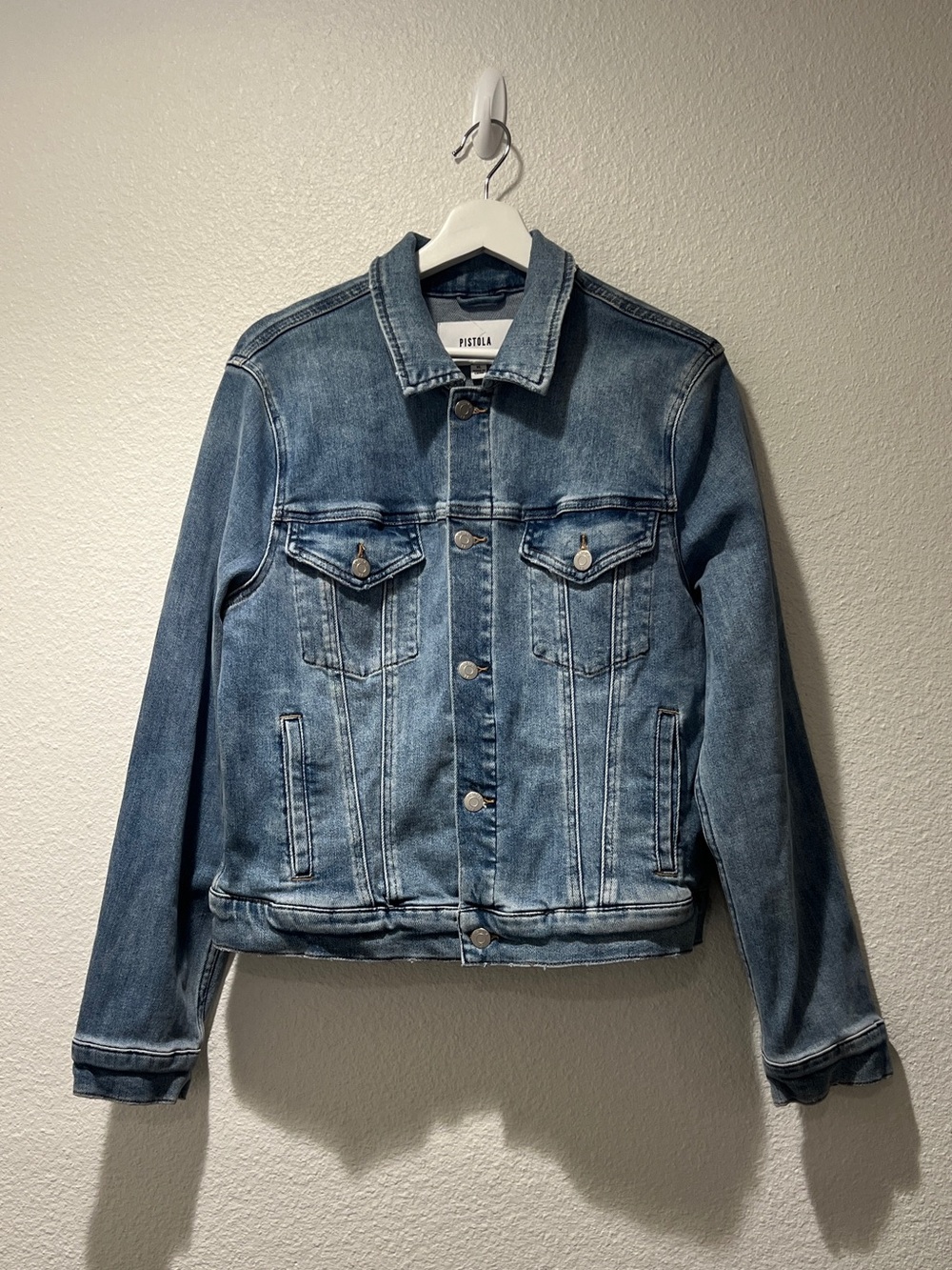PISTOLA Medium Wash Denim Trucker Jacket Size XL P5090SHS-BGS Stretch